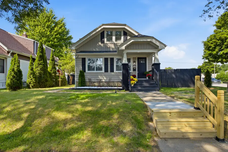 5565 N 32nd St, Milwaukee, WI 53209 - #3