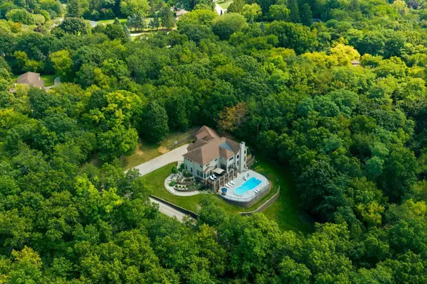 N41W28088 Glacier Rd, Delafield, WI 53072