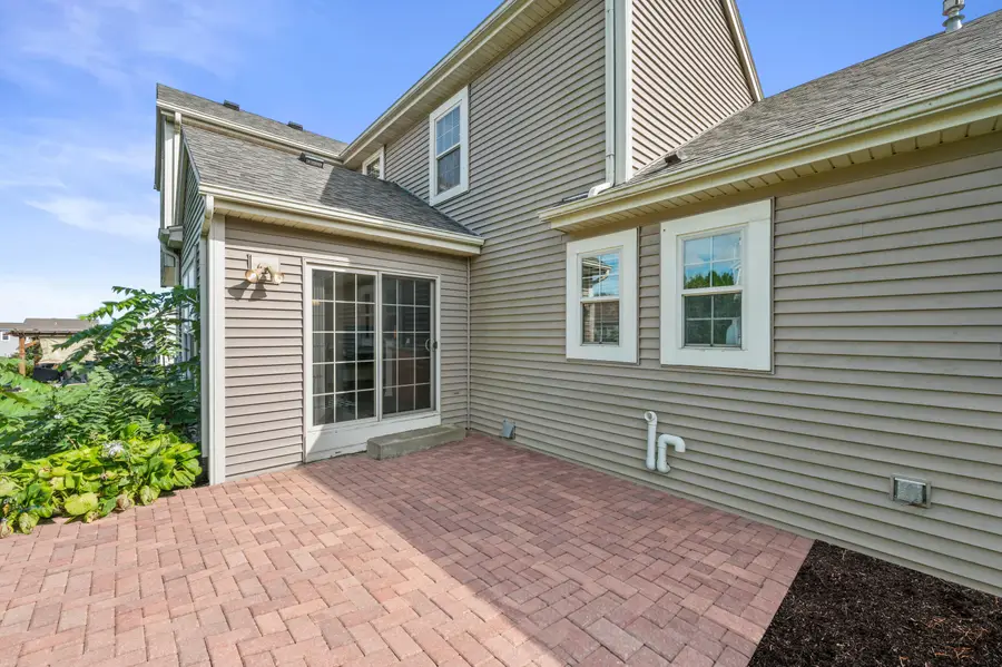 922 River Hill Dr, Waukesha, WI 53189 - #2