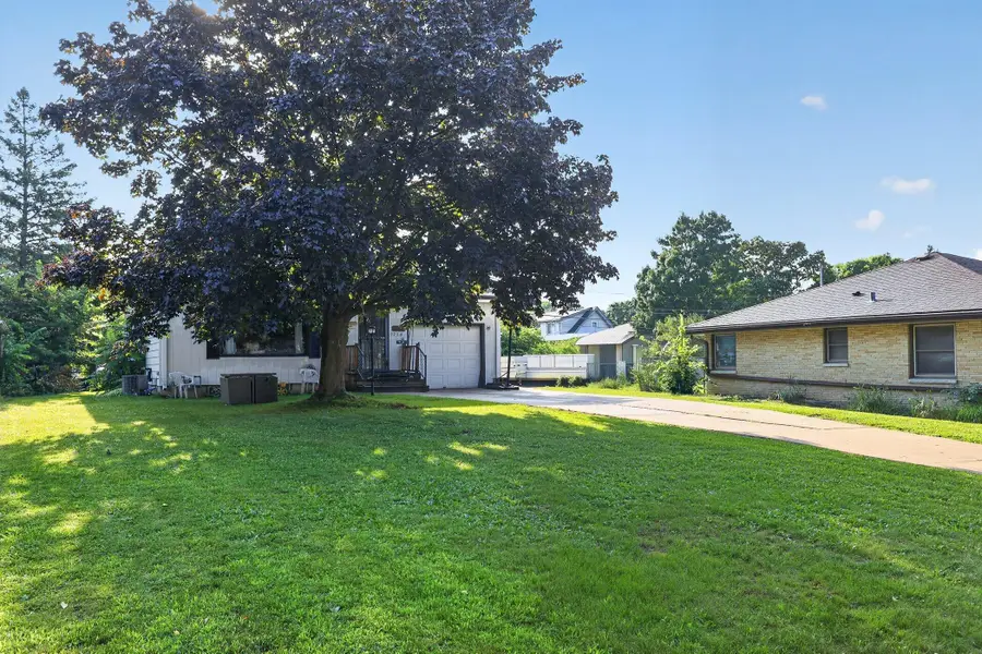 2738 S 72nd St, Milwaukee, WI 53219 - #2