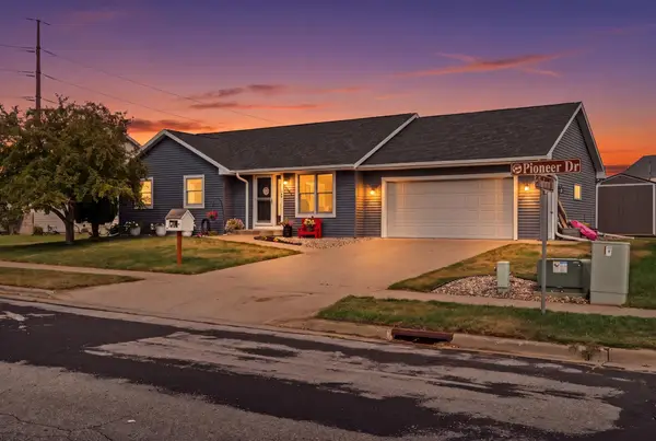 603 Pioneer Dr, Holmen, WI 54636