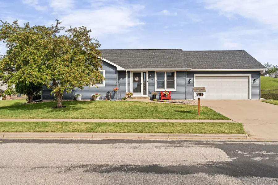 603 Pioneer Dr, Holmen, WI 54636 - #2
