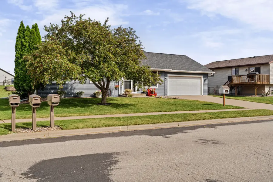 603 Pioneer Dr, Holmen, WI 54636 - #3