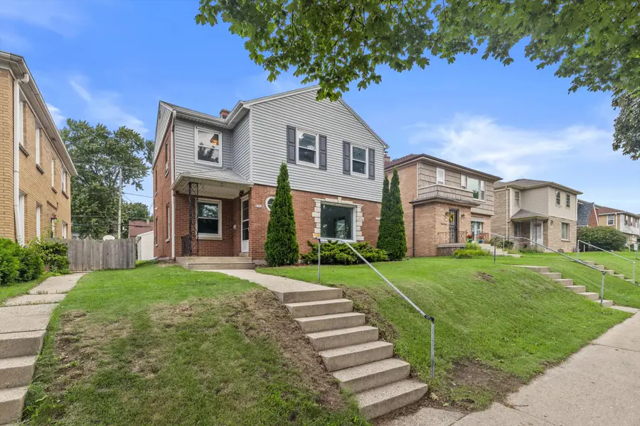 8306-A W Center St, Milwaukee, WI 53222 - #2