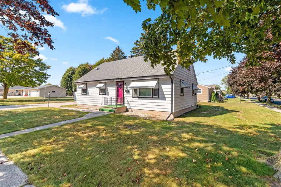 2508 Division St, Manitowoc, WI 54220 - #2
