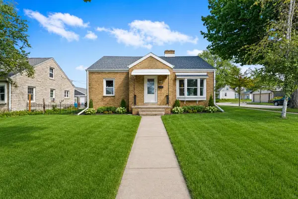 3972 S 5th Pl, Milwaukee, WI 53207