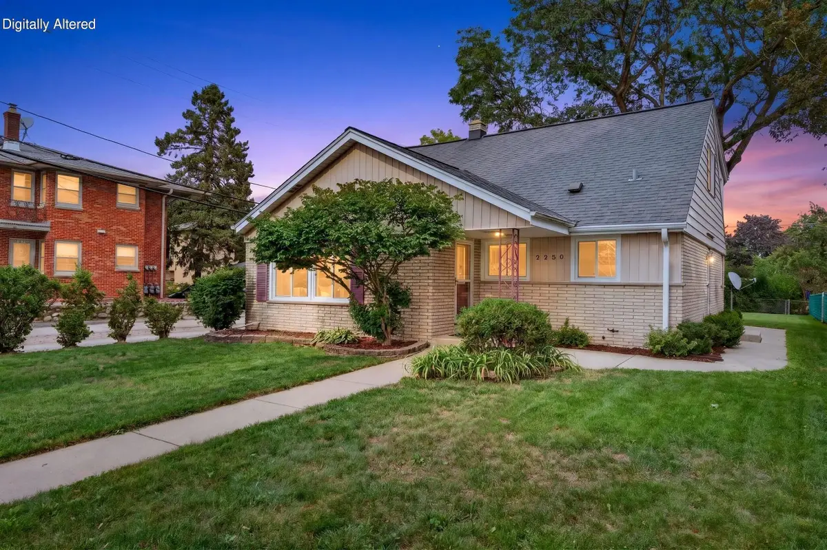 2250 N 103rd St, Wauwatosa, WI 53226 - #1