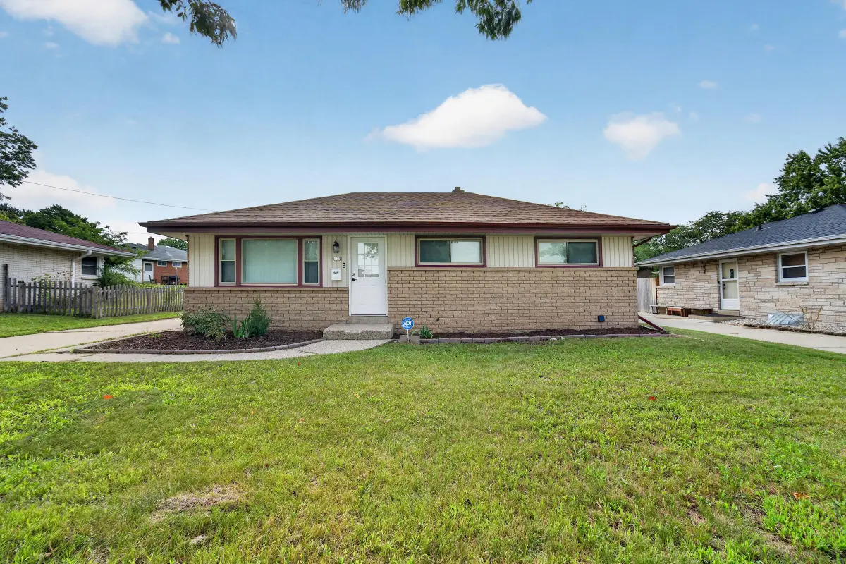 8125 W Clovernook St, Milwaukee, WI 53223 - #1