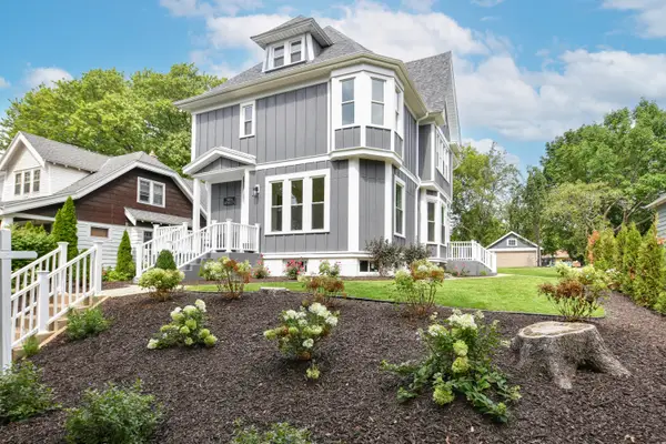 5804 W Michigan St, Wauwatosa, WI 53213