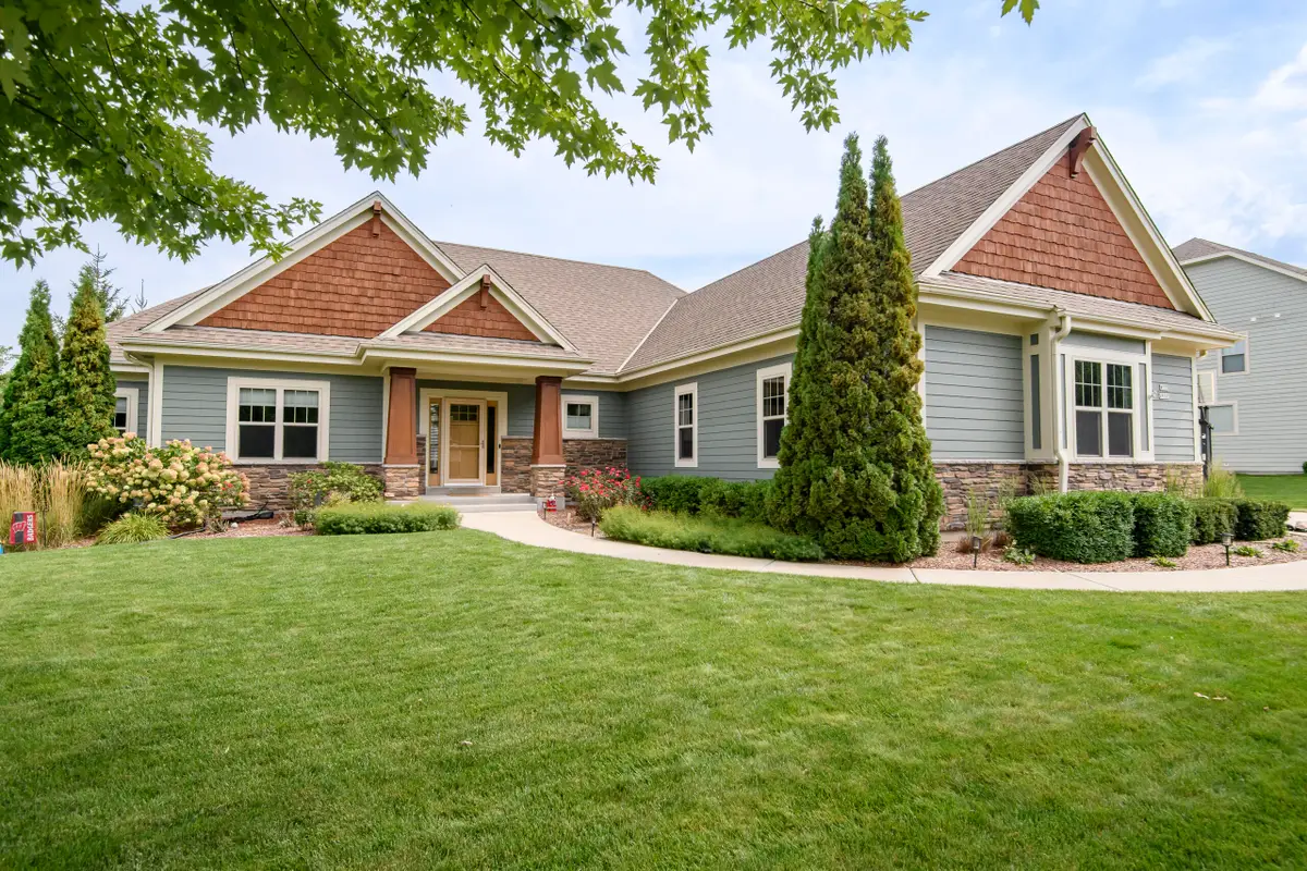 W175N5262 Highridge Dr, Menomonee Falls, WI 53051 - #1