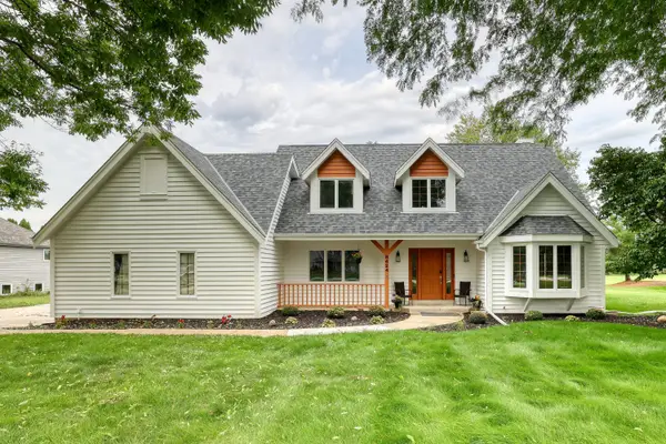 8424 S 68th St, Franklin, WI 53132