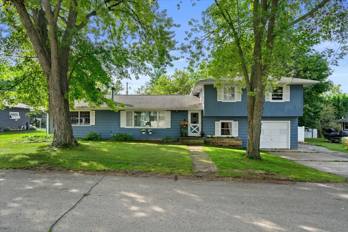 103 Fairview Ct, Fairwater, WI 53931 - #1