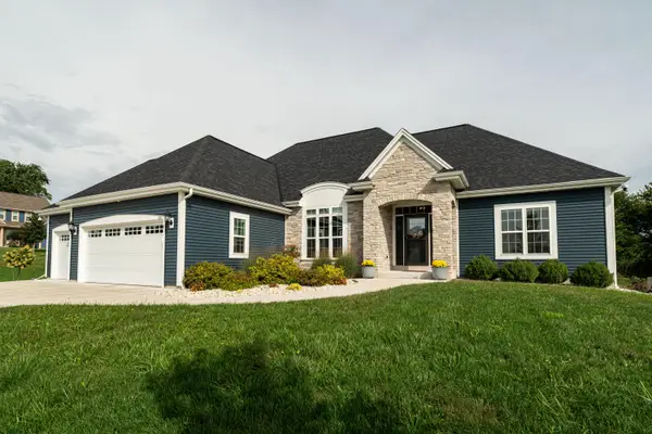 758 Prairie Hill Ave, Mukwonago, WI 53149