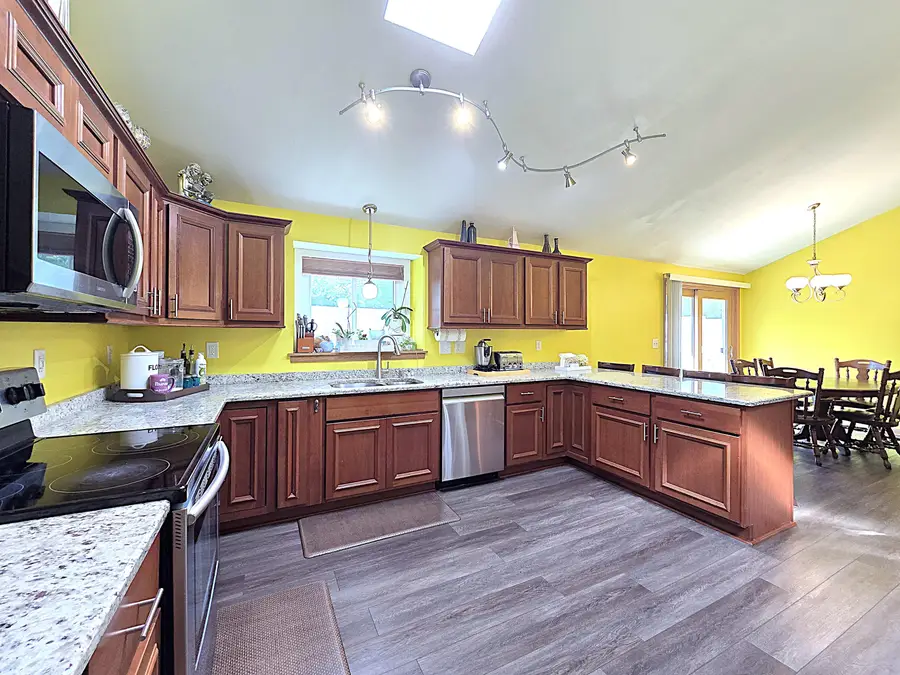 9201 W County Line Rd, Milwaukee, WI 53224 - #2