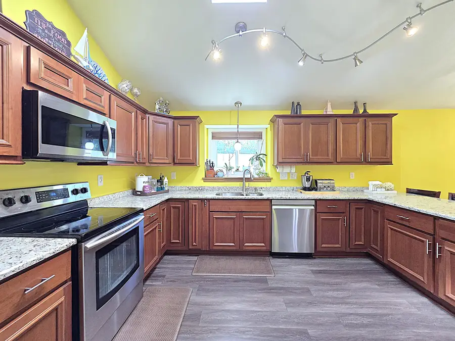 9201 W County Line Rd, Milwaukee, WI 53224 - #3