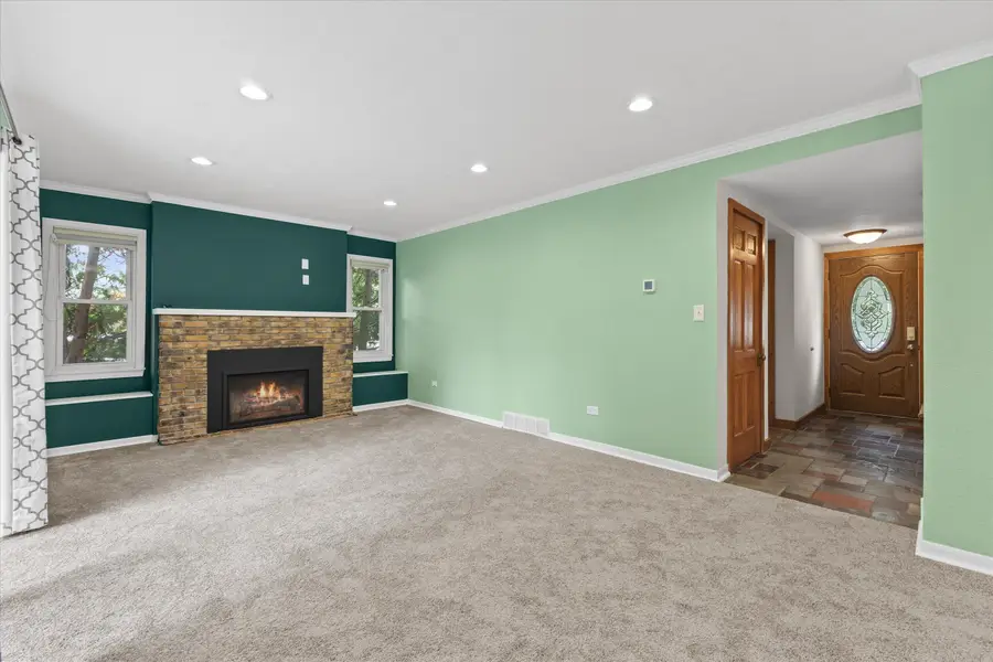 W236N6530 Hillview Dr, Sussex, WI 53089 - #3