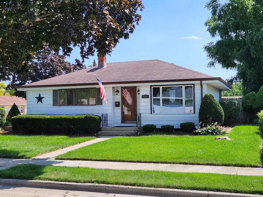 2501 Pinehurst Ave, Racine, WI 53403 - #2
