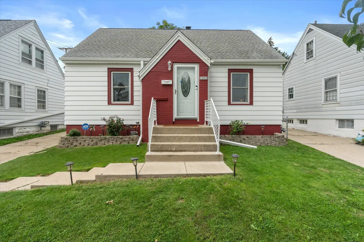 1355 S 94th St, West Allis, WI 53214 - #1
