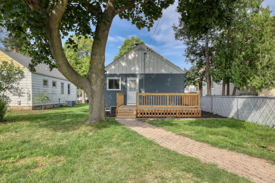 1120 S 86th St, West Allis, WI 53214 - #2