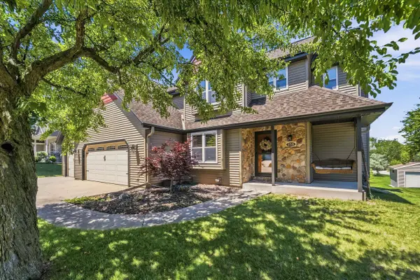 258 Clover Ln, Fredonia, WI 53021