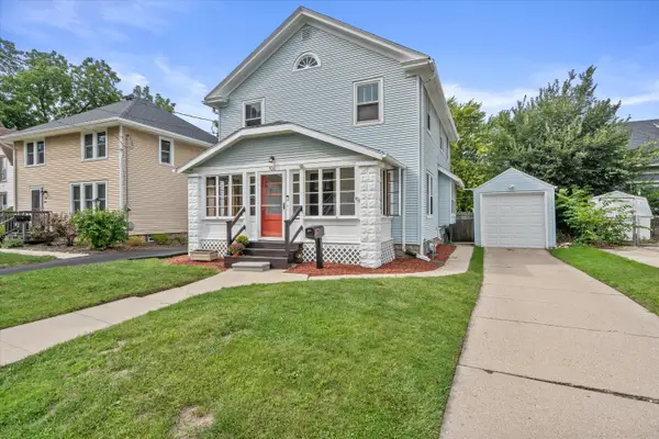506 W College Ave, Waukesha, WI 53186