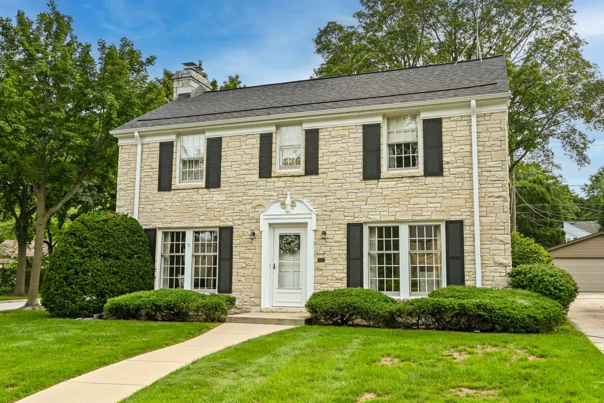 2576 Pasadena Blvd, Wauwatosa, WI 53226 - #1
