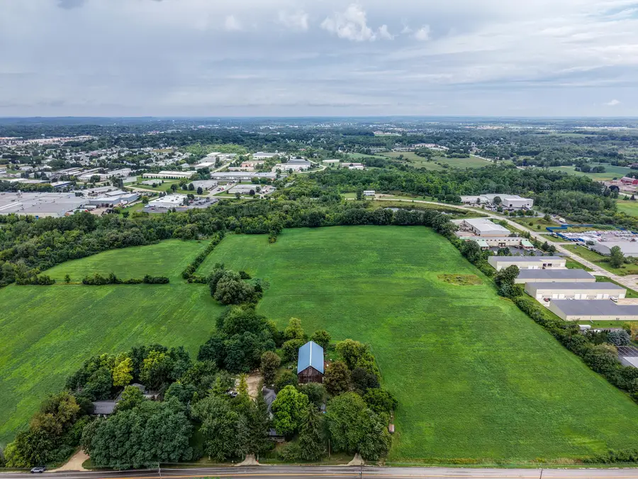 480 E Rusco Dr, West Bend, WI 53095 - #3