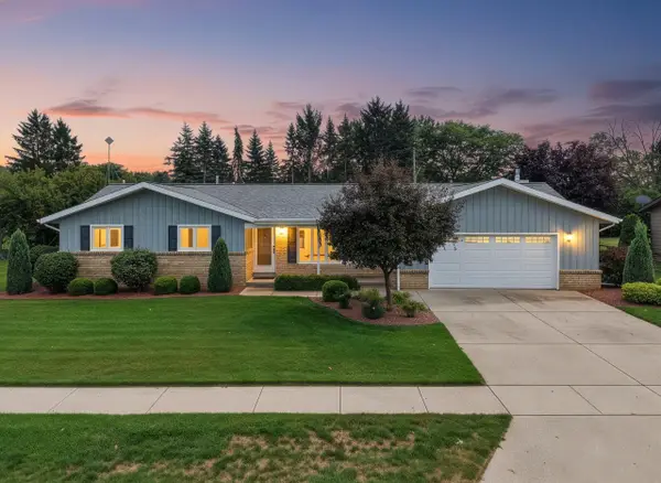 1817 Sharon Ln, Manitowoc, WI 54220