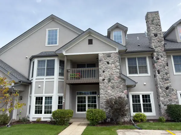 N30W23065 Pineview Way, Pewaukee, WI 53072