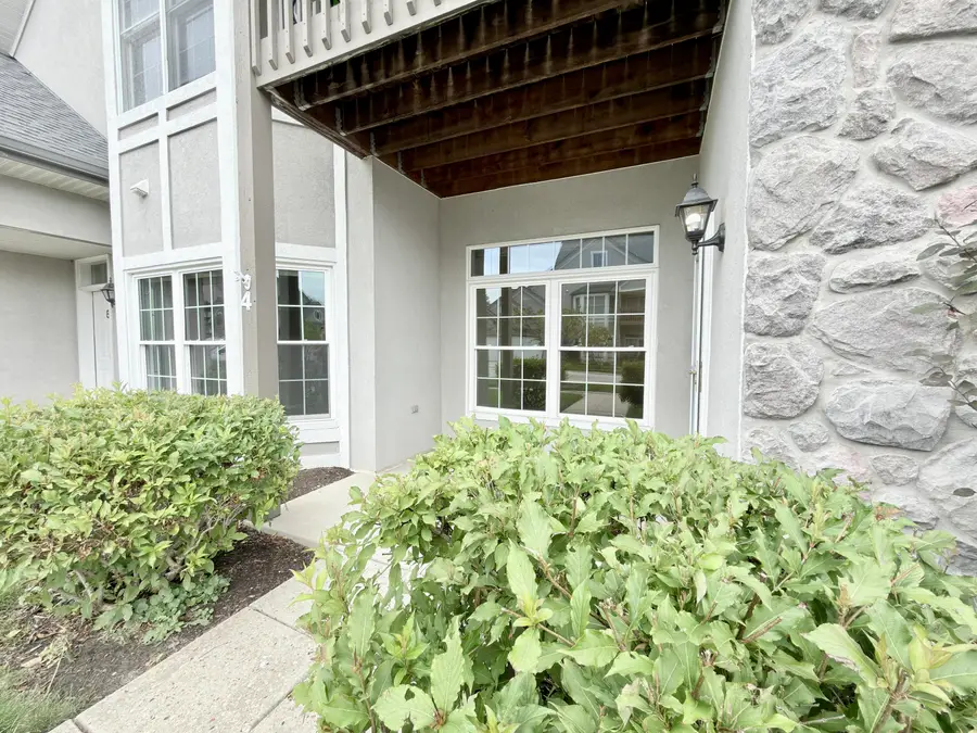 N30W23065 Pineview Way, Pewaukee, WI 53072 - #2