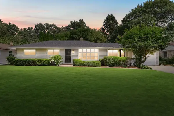 1730 N 118th St, Wauwatosa, WI 53226