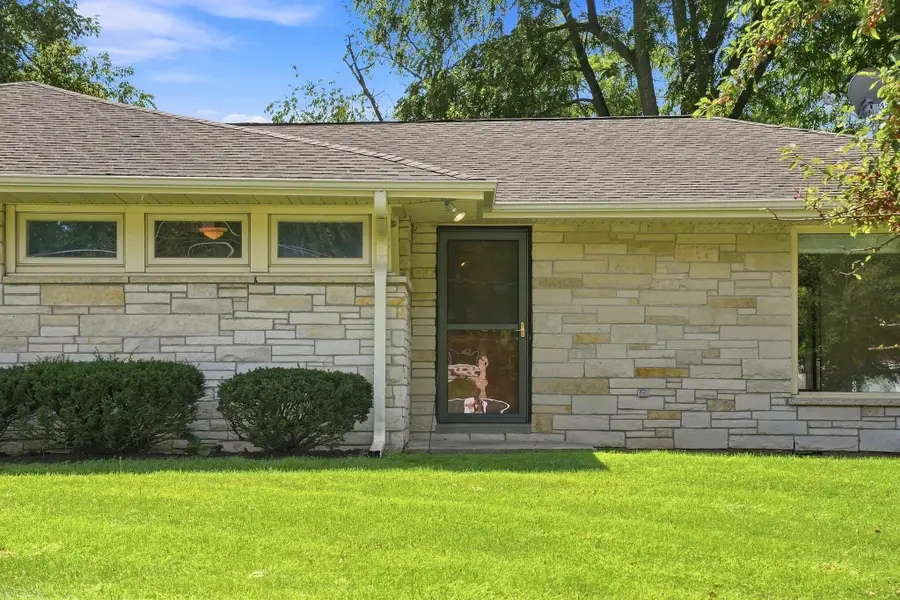 W237N6597 Orchard Dr, Sussex, WI 53089 - #2
