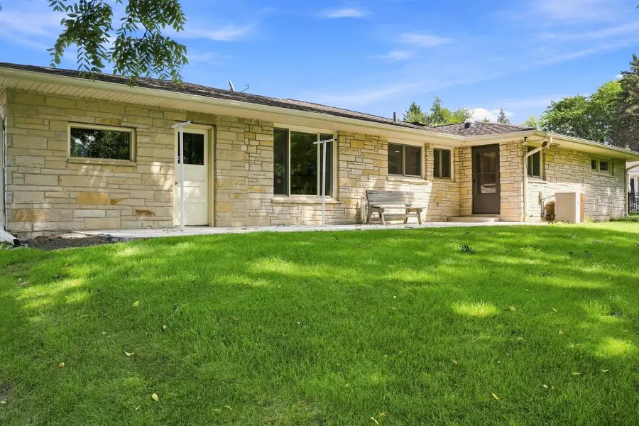 W237N6597 Orchard Dr, Sussex, WI 53089 - #3