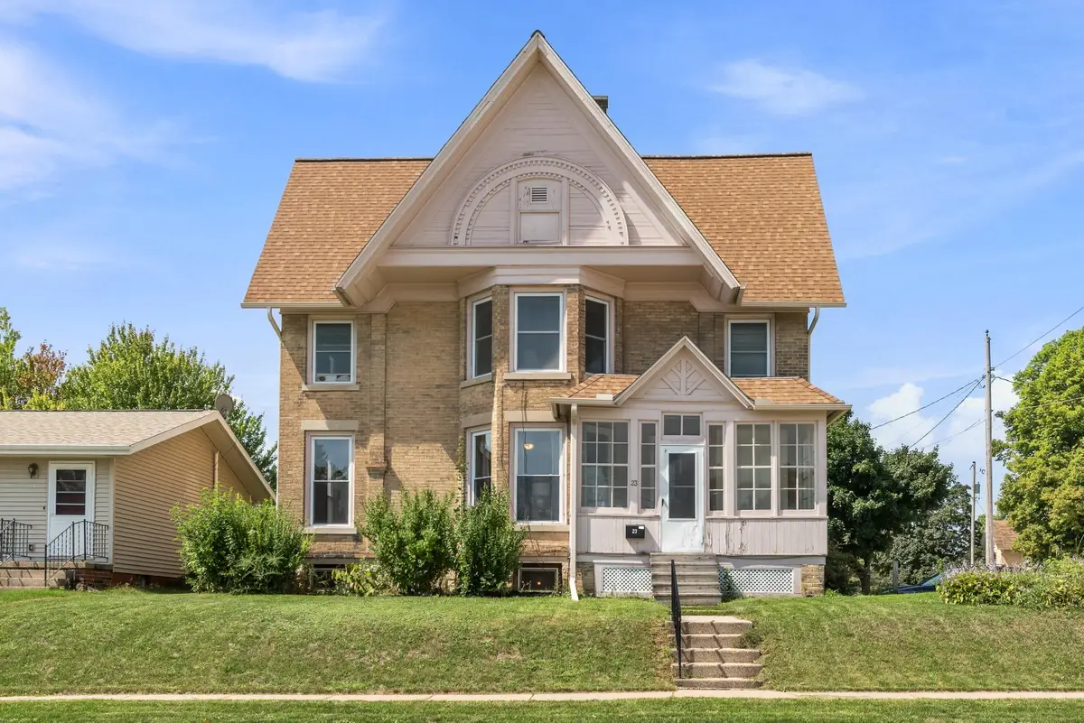 23 N John St, Mayville, WI 53050 - #1