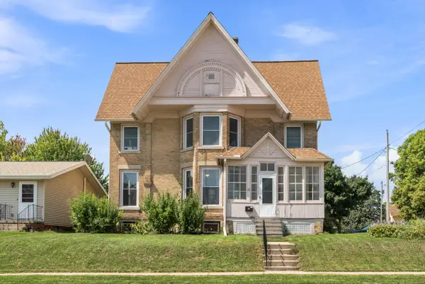 23 N John St, Mayville, WI 53050