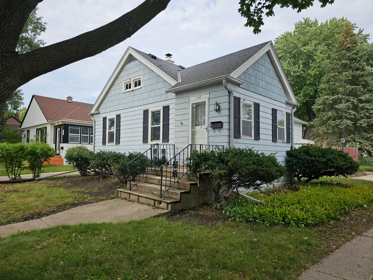 640 S 104th St, West Allis, WI 53214 - #1