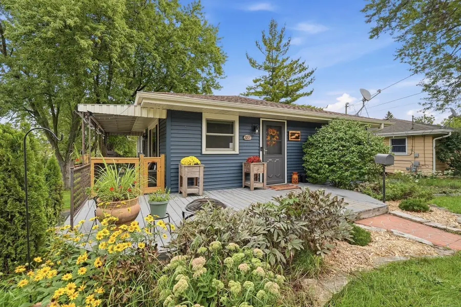 357 E Wisconsin Ave, Pewaukee, WI 53072 - #2