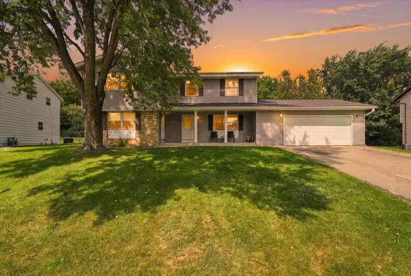 S69W14964 Cornell Cir, Muskego, WI 53150