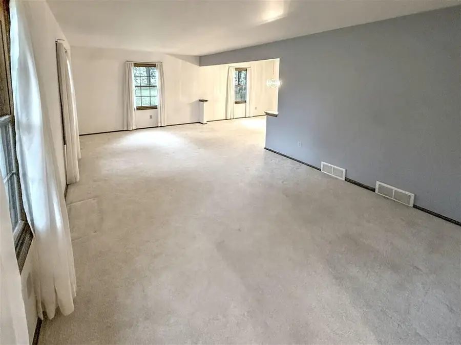 3170 Upper Woodland Dr, Colgate, WI 53017 - #3