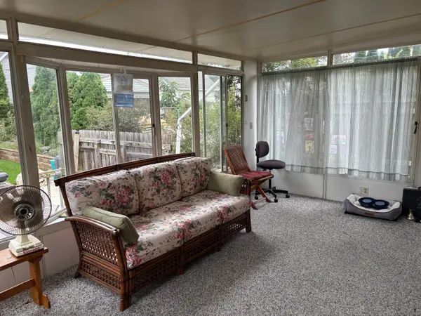 121 E Woodruff St Ne, Port Washington, WI 53074