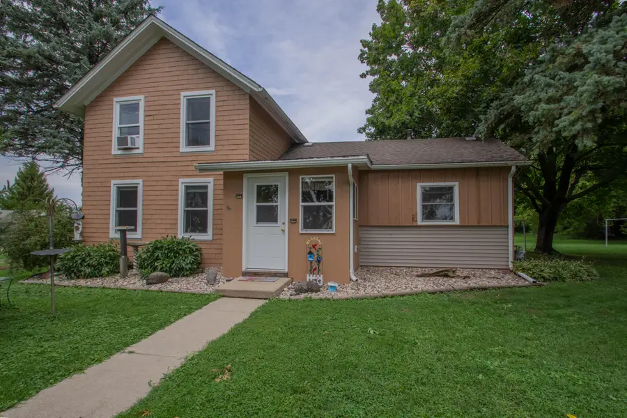 816 W Division St, Watertown, WI 53098 - #3