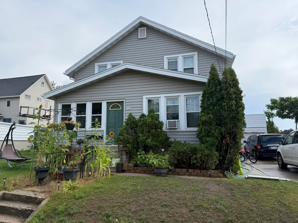 1509 S 16th St, Manitowoc, WI 54220 - #1