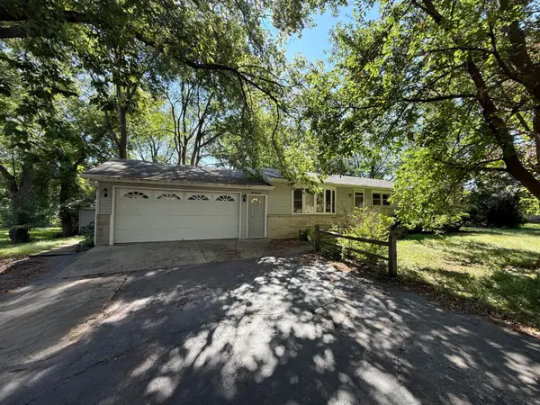 370 S Allen Rd, Brookfield, WI 53186