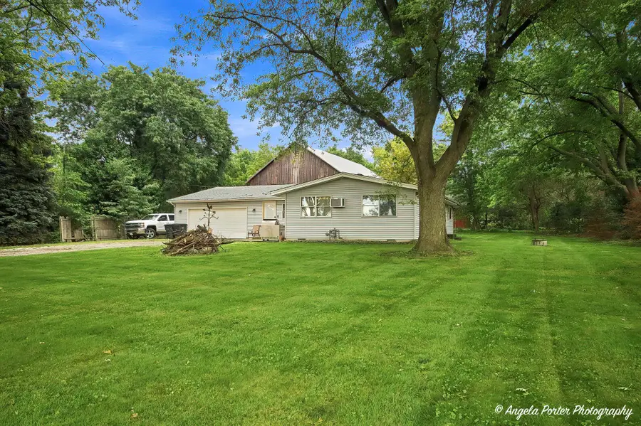 11811 304th Ave, Trevor, WI 53179 - #2