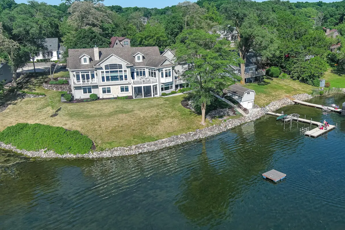 7622 Birch Ln, Waterford, WI 53185 - #1