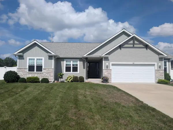505 Windstone Ct, Watertown, WI 53094