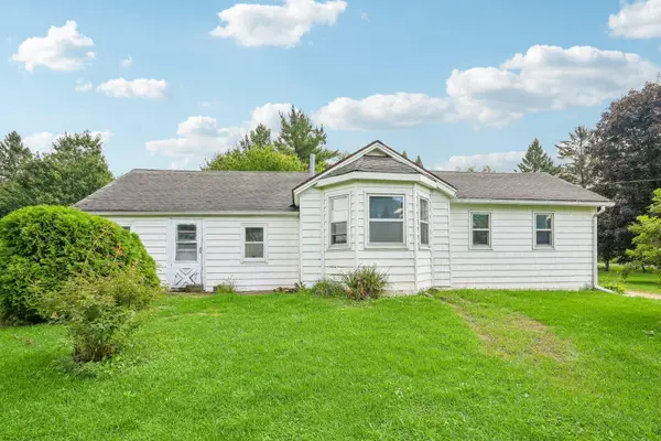 N1510 Six Corners Rd, Walworth, WI 53184