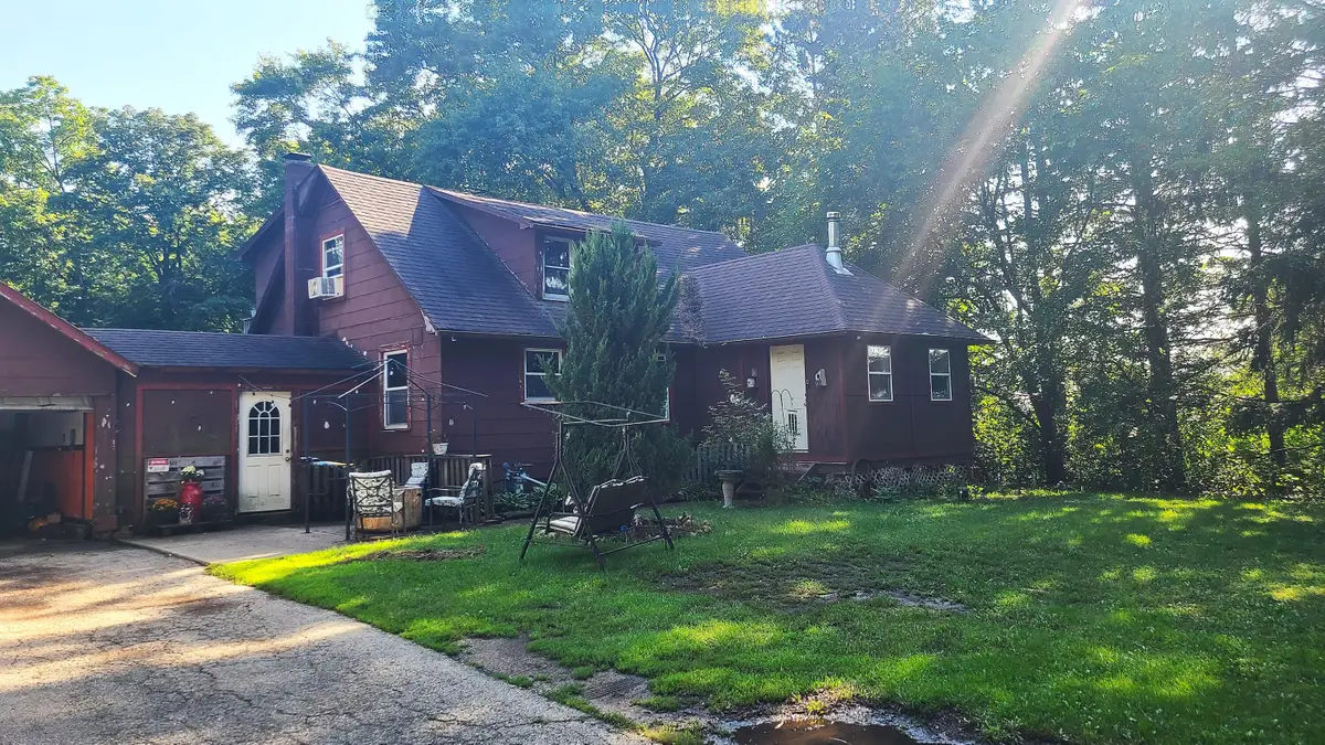 13211 Wilmot Rd, Bristol, WI 53142 - #1