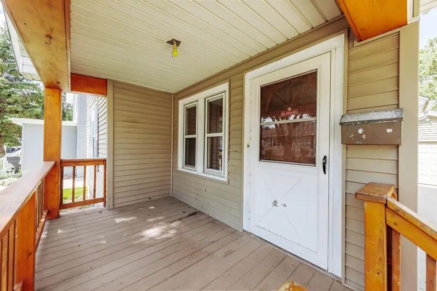 518 Wood St, Waukesha, WI 53186 - #3