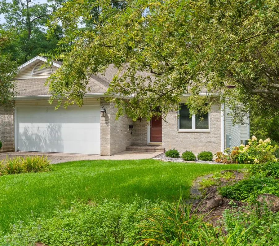 426 Country Club Dr, Lake Geneva, WI 53147 - #2